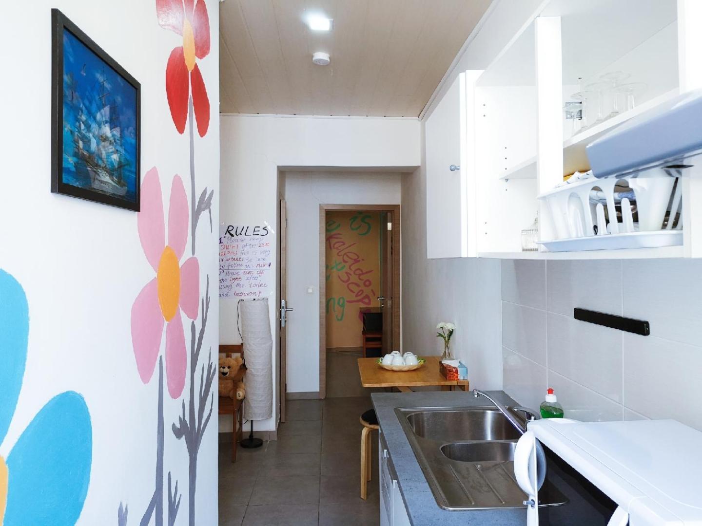 A Private Room For Backpacker Share Bathroom Brussels Exterior photo